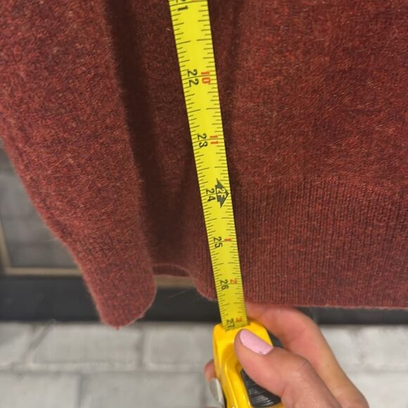 Bloomingdale’s men sweater pull over V-neck long sleeve 100% cashmere Medium Red - Picture 6 of 7